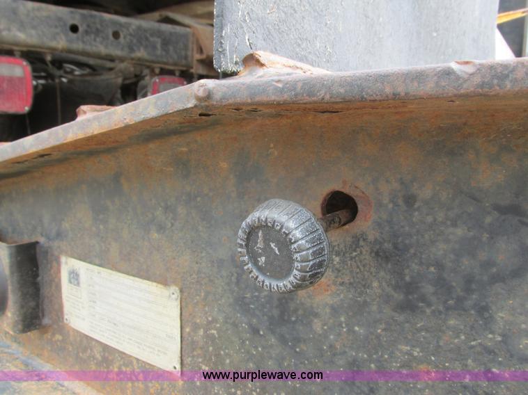 image for item J1767 1995 Trail King TK70MG-482 equipment trailer