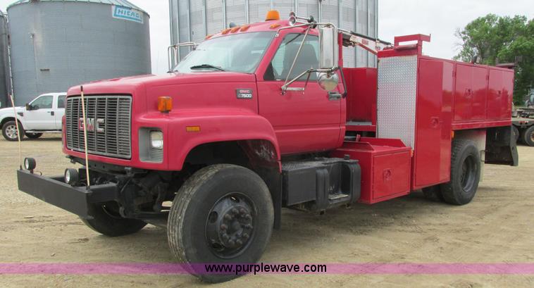 image for item J1768 2000 GMC C7500 service truck with crane