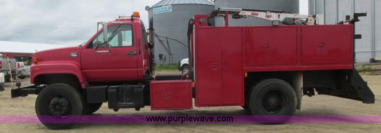 image for item J1768 2000 GMC C7500 service truck with crane