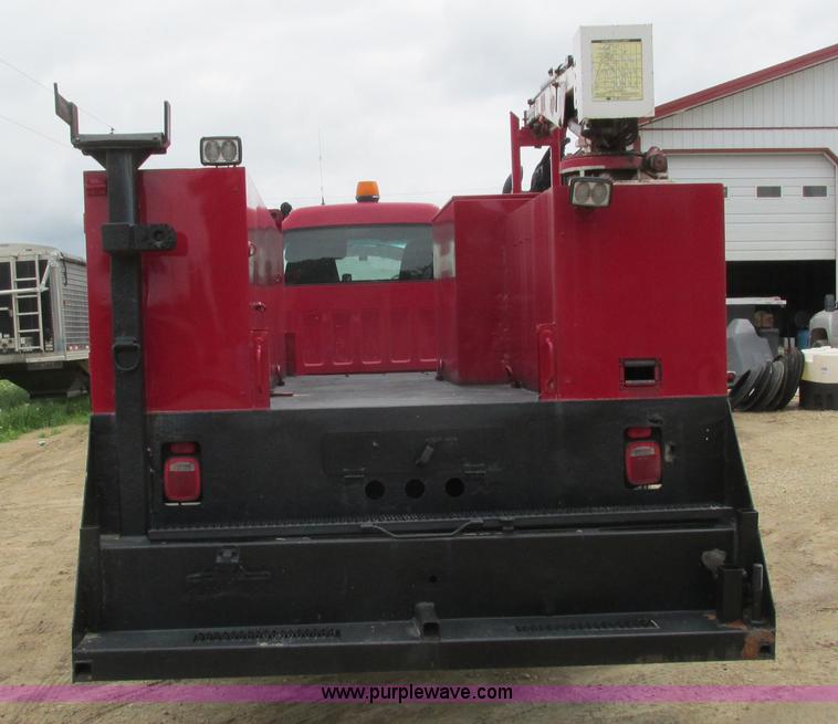 image for item J1768 2000 GMC C7500 service truck with crane