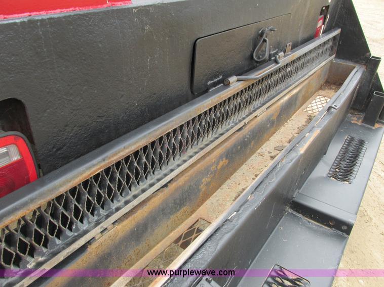 image for item J1768 2000 GMC C7500 service truck with crane