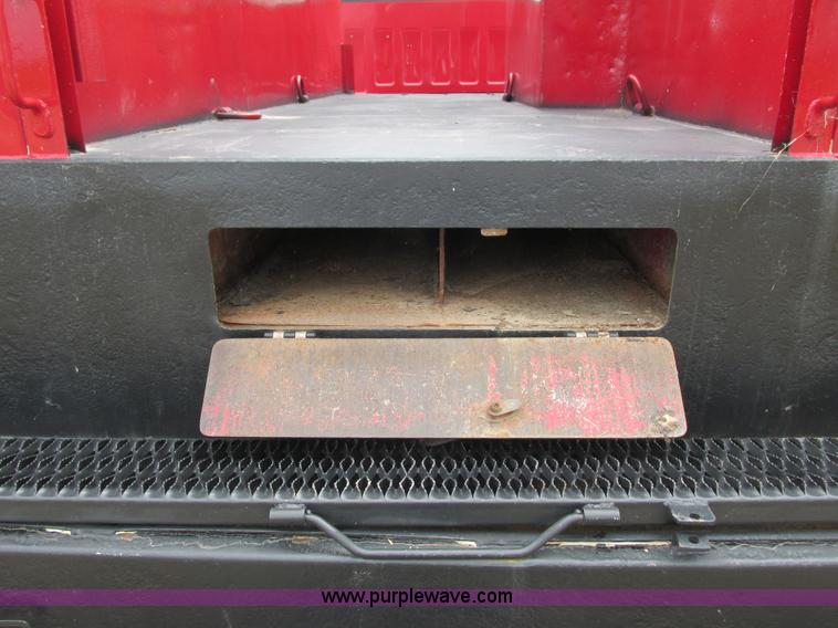 image for item J1768 2000 GMC C7500 service truck with crane