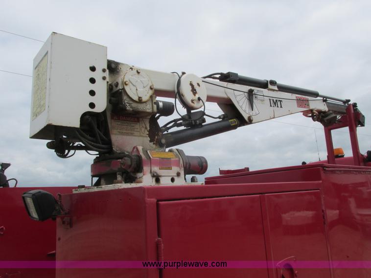 image for item J1768 2000 GMC C7500 service truck with crane