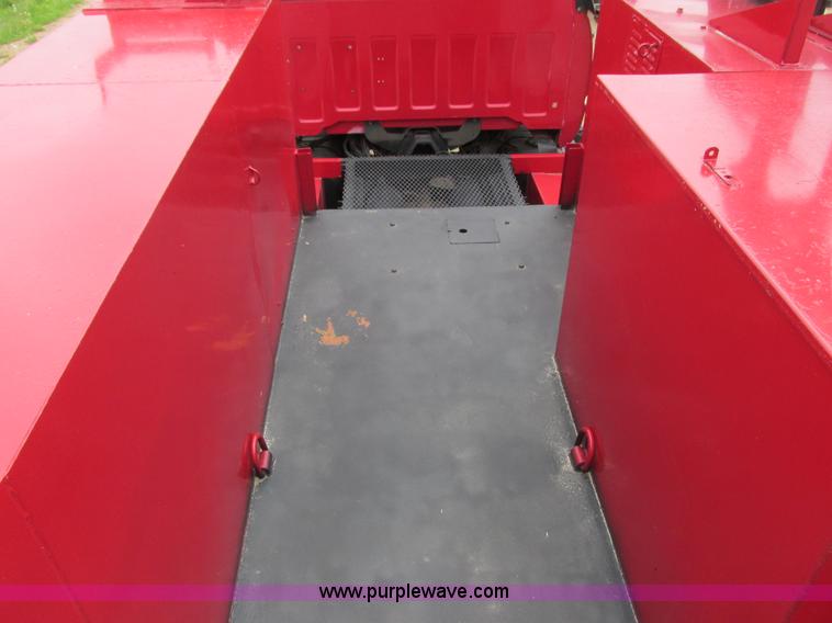 image for item J1768 2000 GMC C7500 service truck with crane