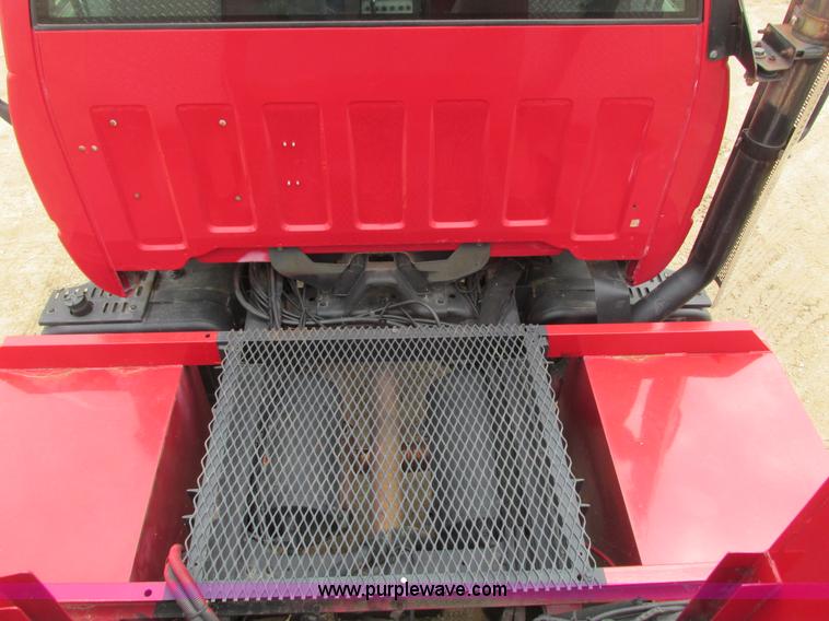 image for item J1768 2000 GMC C7500 service truck with crane