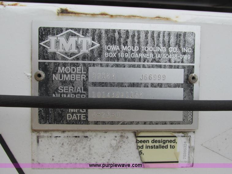 image for item J1768 2000 GMC C7500 service truck with crane