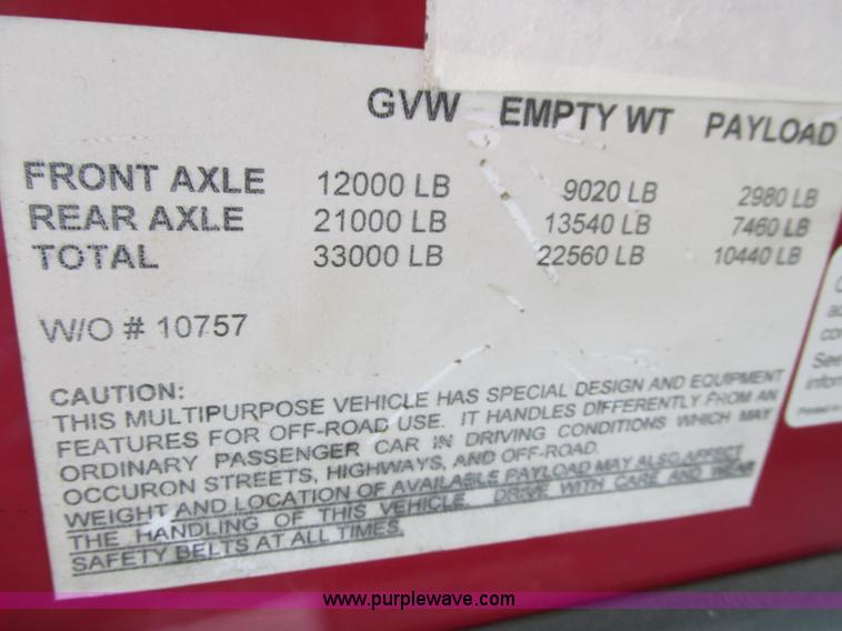 image for item J1768 2000 GMC C7500 service truck with crane