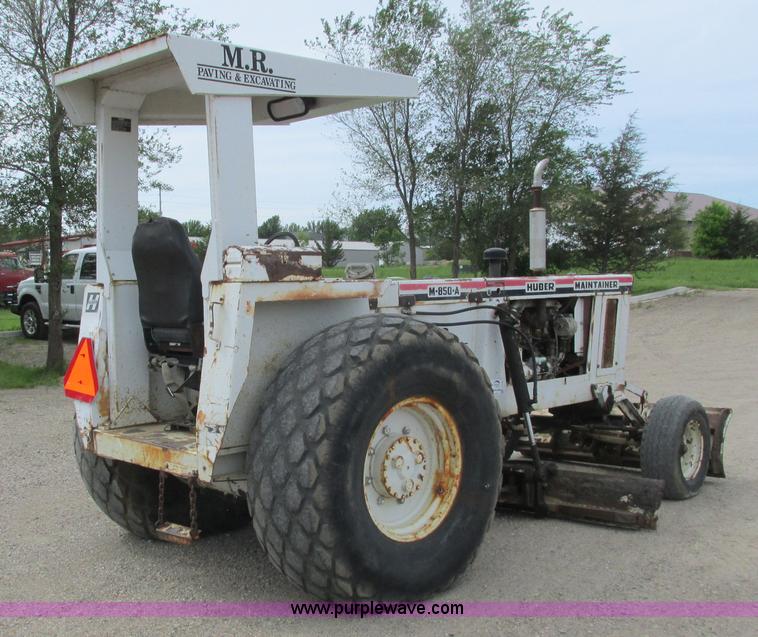 image for item J1773 Huber M-850-A maintainer