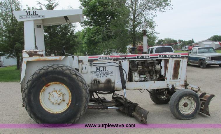 image for item J1773 Huber M-850-A maintainer