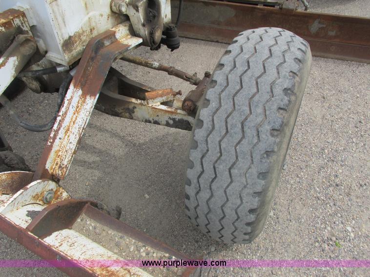 image for item J1773 Huber M-850-A maintainer