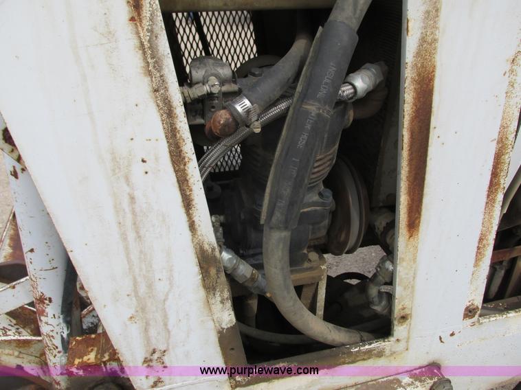 image for item J1773 Huber M-850-A maintainer