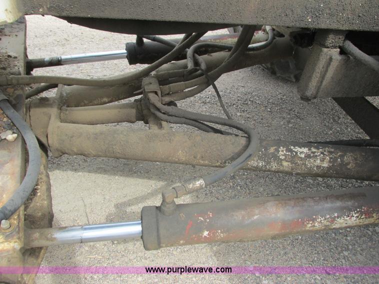 image for item J1773 Huber M-850-A maintainer