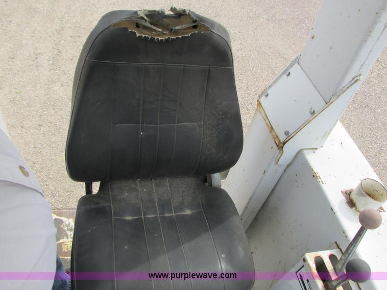 image for item J1773 Huber M-850-A maintainer