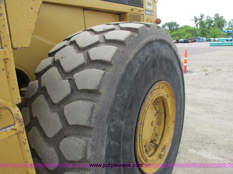 image for item J1775 1985 Caterpillar 980C wheel loader
