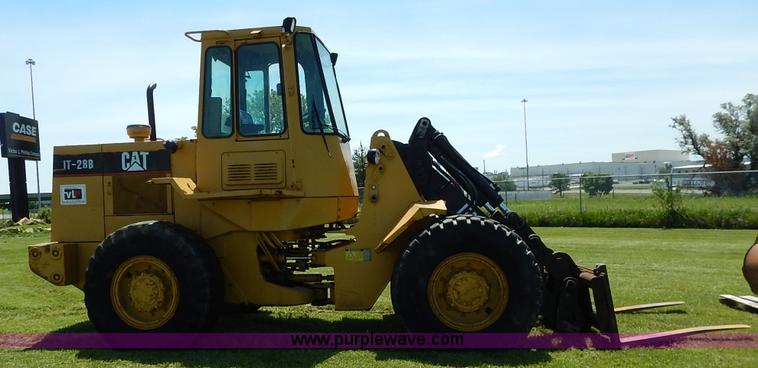 image for item J3945 1993 Caterpillar IT-28B wheel loader