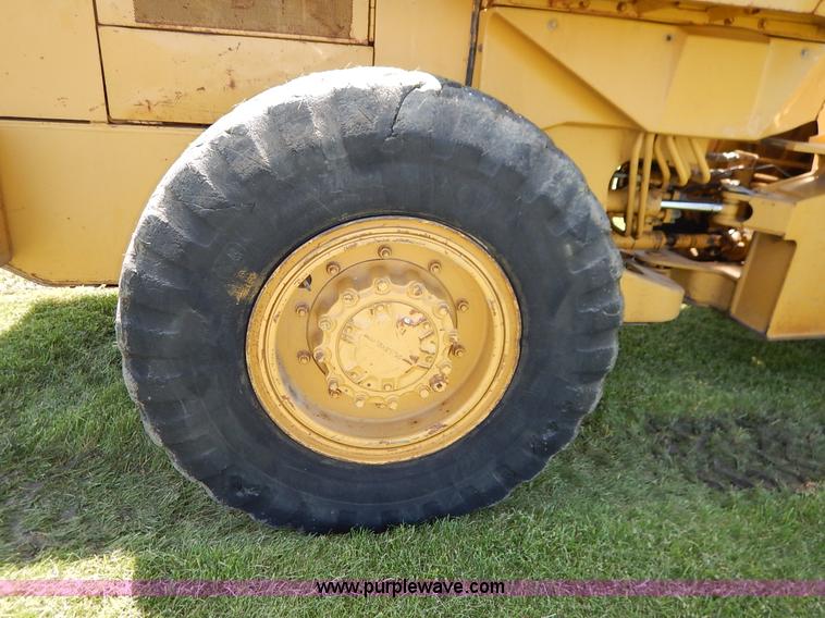 image for item J3945 1993 Caterpillar IT-28B wheel loader
