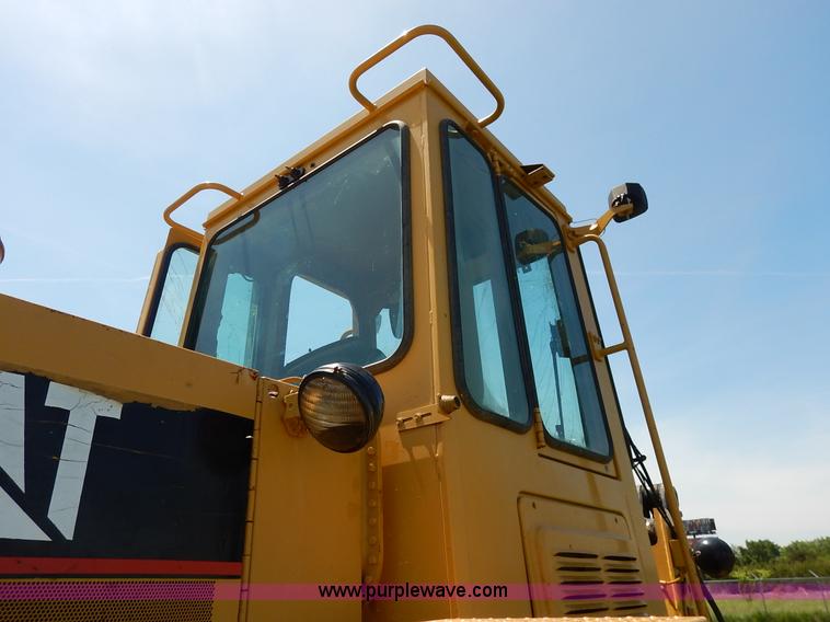 image for item J3945 1993 Caterpillar IT-28B wheel loader