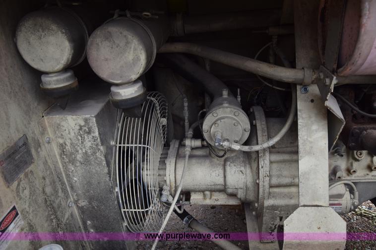 image for item J6632 Ingersoll Rand P100WF air compressor