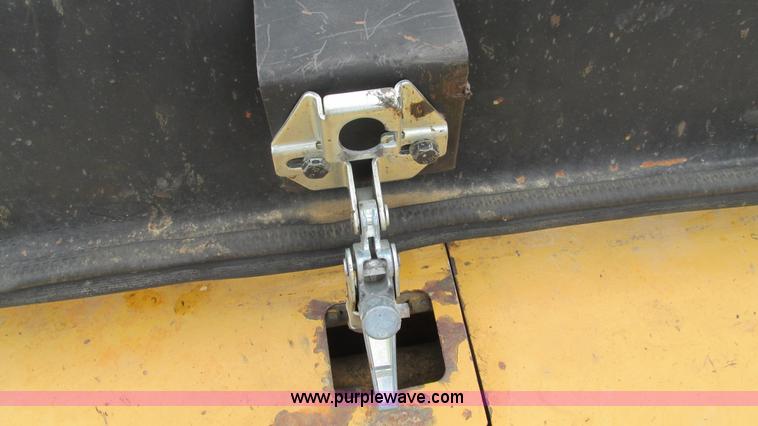 image for item J8523 1999 Caterpillar 325BL excavator