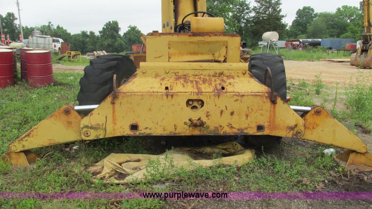 image for item J8524 Galion 6628 crane