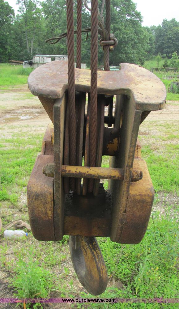 image for item J8524 Galion 6628 crane