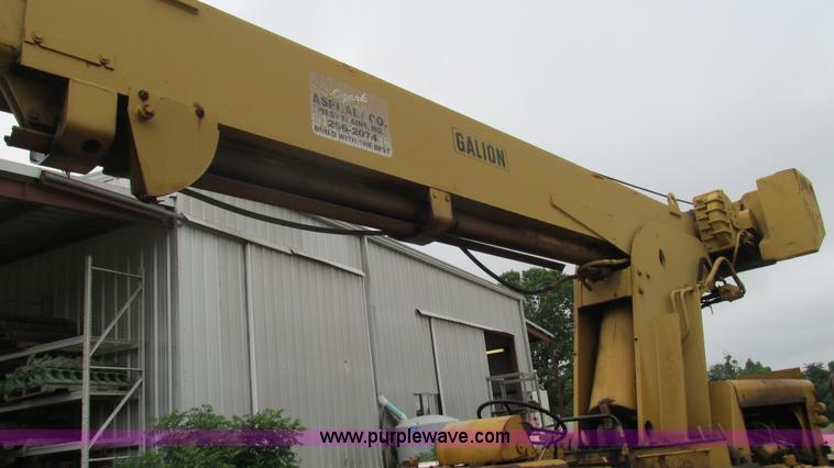image for item J8524 Galion 6628 crane