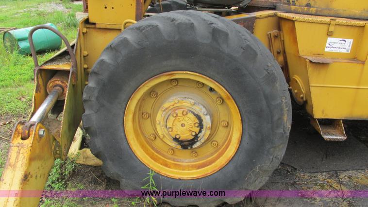 image for item J8524 Galion 6628 crane