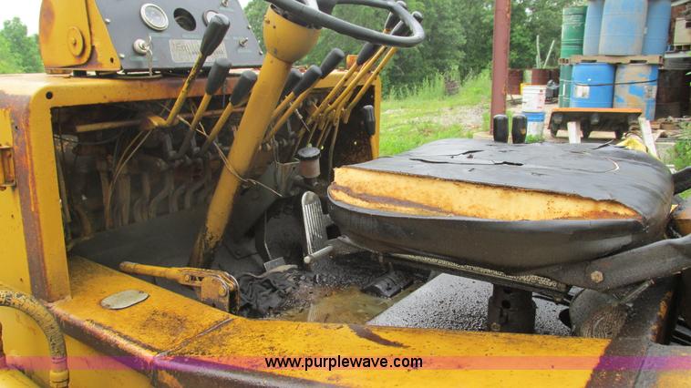 image for item J8524 Galion 6628 crane