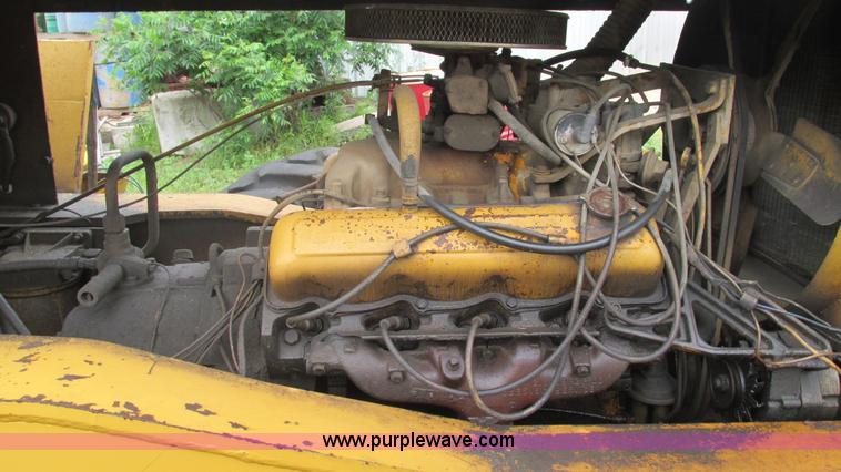 image for item J8524 Galion 6628 crane