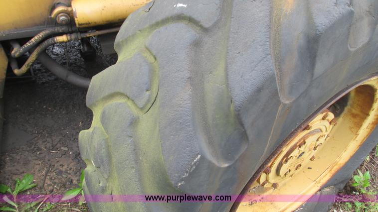 image for item J8524 Galion 6628 crane