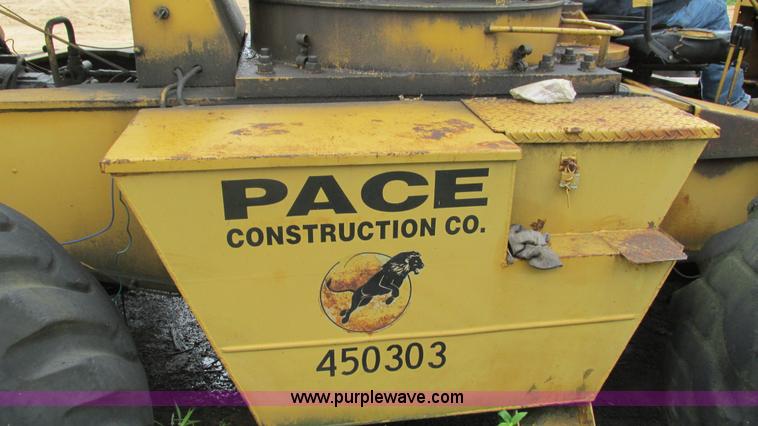 image for item J8524 Galion 6628 crane