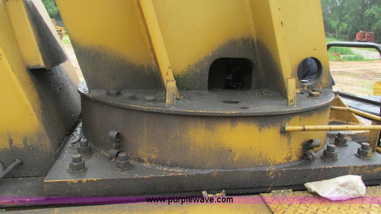 image for item J8524 Galion 6628 crane