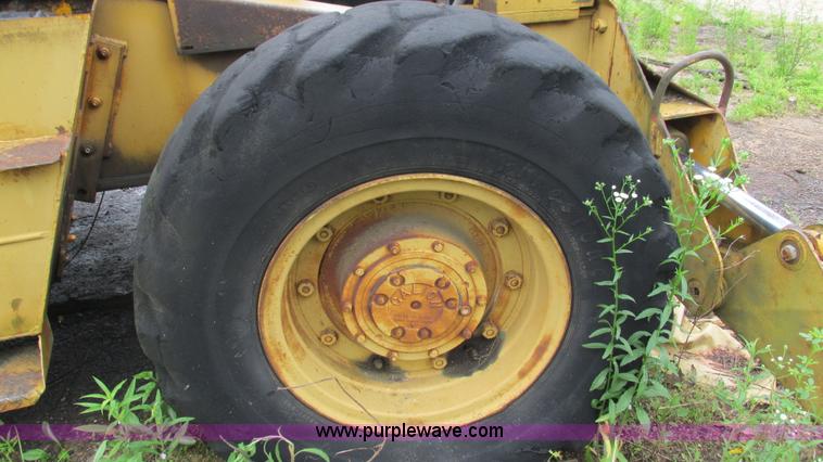 image for item J8524 Galion 6628 crane