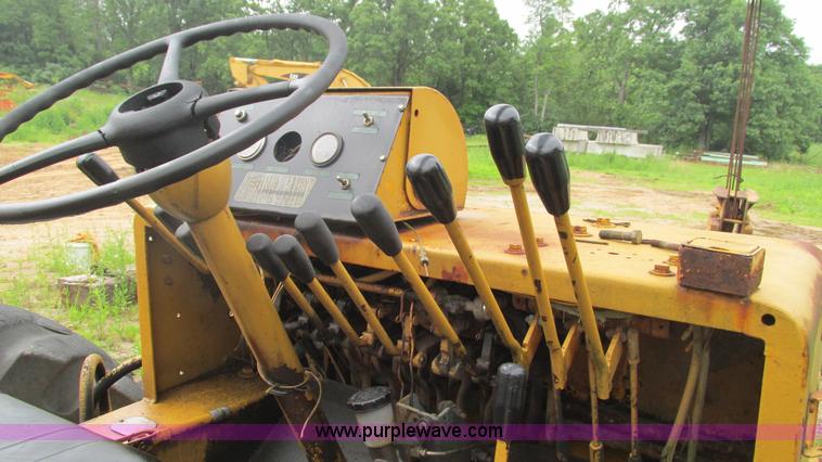 image for item J8524 Galion 6628 crane