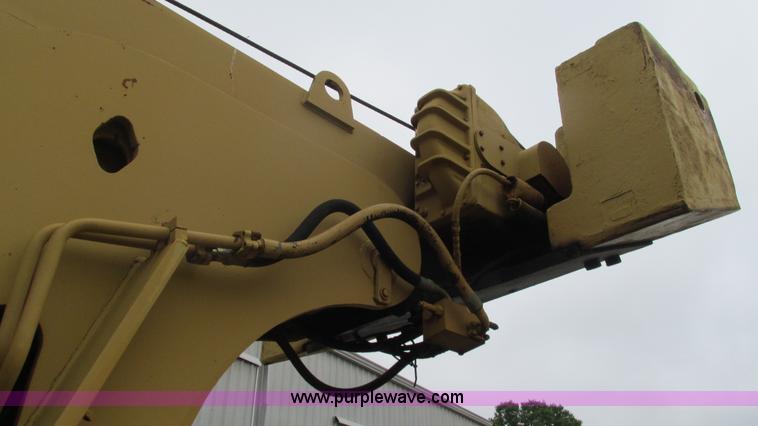 image for item J8524 Galion 6628 crane