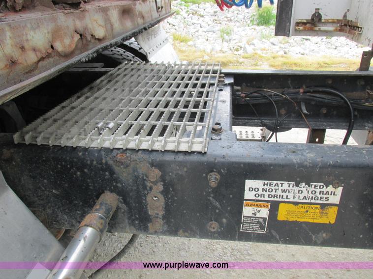 image for item K2150 1999 Kenworth T600B semi truck