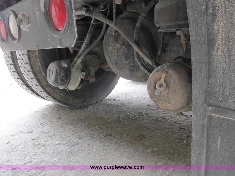 image for item K2150 1999 Kenworth T600B semi truck