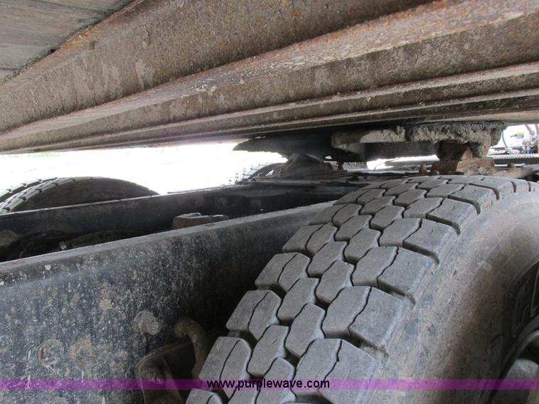 image for item K2150 1999 Kenworth T600B semi truck