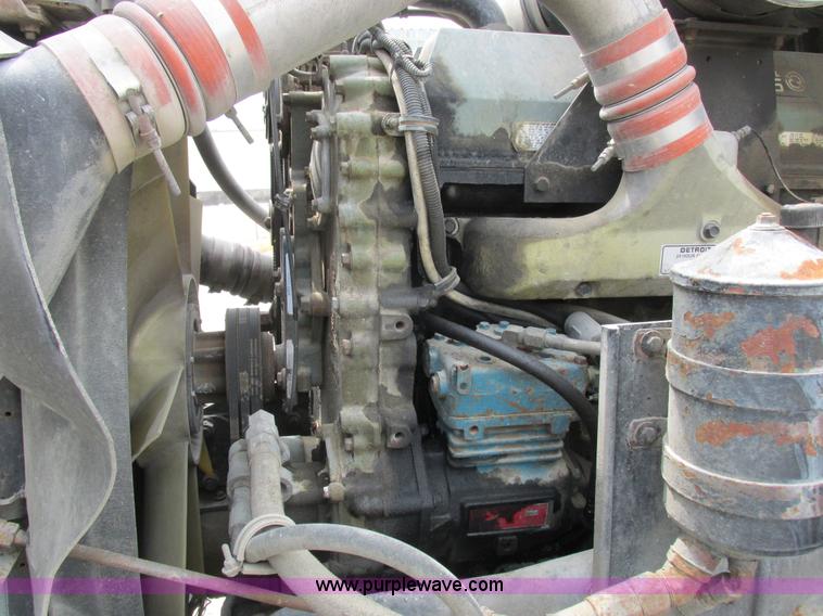 image for item K2150 1999 Kenworth T600B semi truck