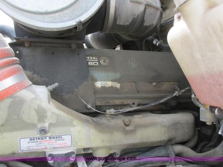 image for item K2150 1999 Kenworth T600B semi truck