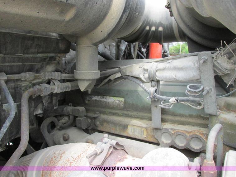 image for item K2150 1999 Kenworth T600B semi truck