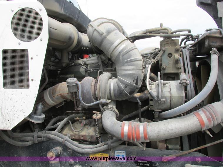 image for item K2150 1999 Kenworth T600B semi truck