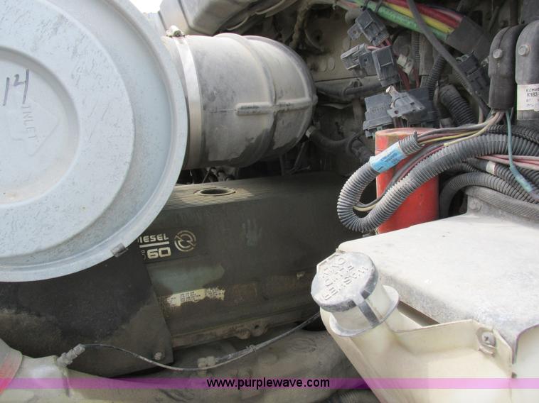 image for item K2150 1999 Kenworth T600B semi truck