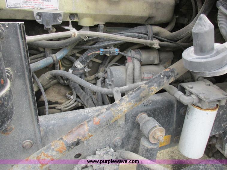 image for item K2150 1999 Kenworth T600B semi truck