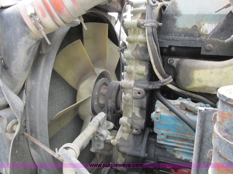 image for item K2150 1999 Kenworth T600B semi truck