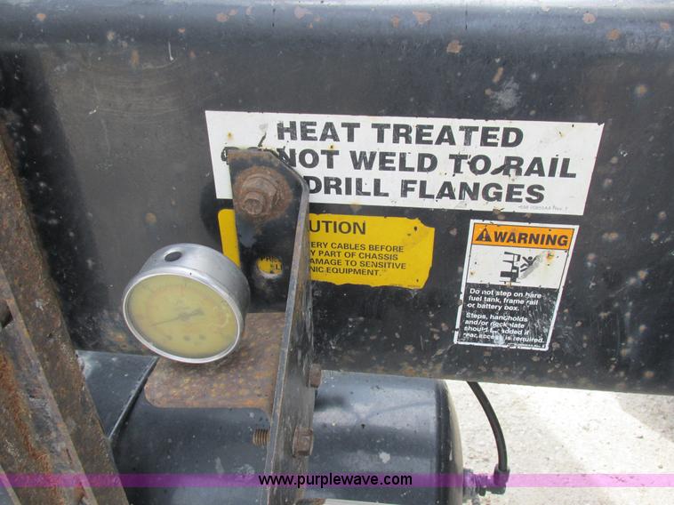 image for item K2150 1999 Kenworth T600B semi truck