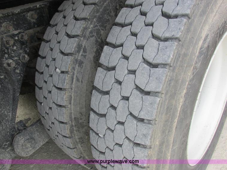 image for item K2150 1999 Kenworth T600B semi truck