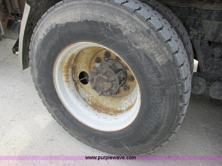 image for item K2150 1999 Kenworth T600B semi truck