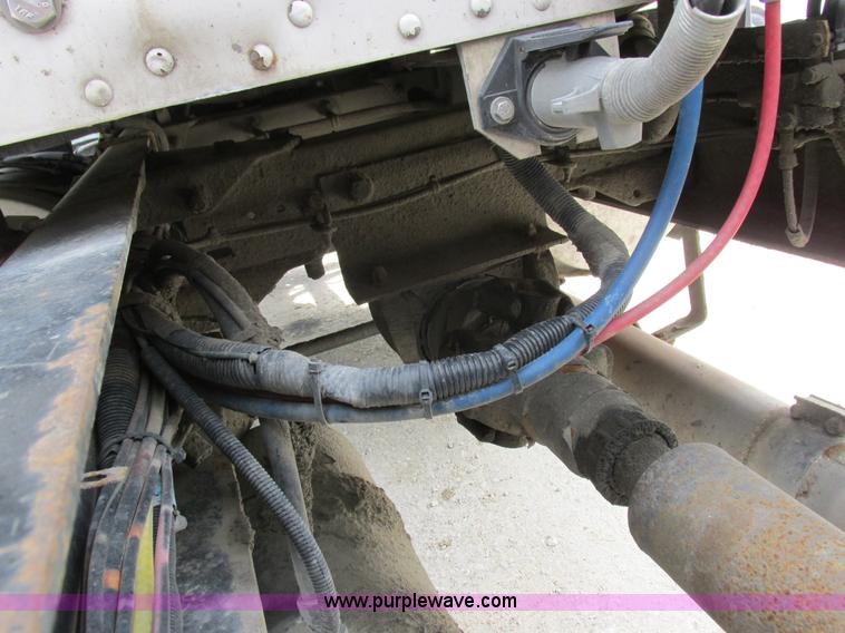 image for item K2150 1999 Kenworth T600B semi truck