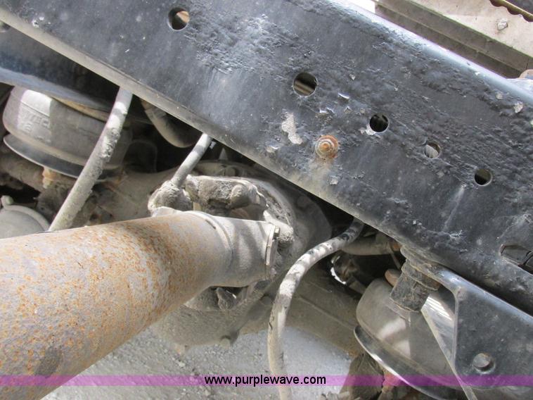 image for item K2150 1999 Kenworth T600B semi truck